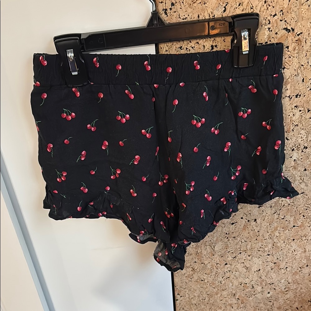 Black Cherry Print Ruffle Hem Short-Shorts